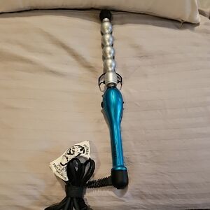 Blue/Green Bead Head Rock and Roller With Silver Curling Wand